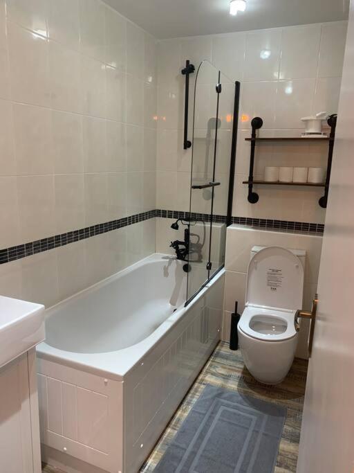 Cosy One Bed Flat Free Parking Apartment Send Exterior foto